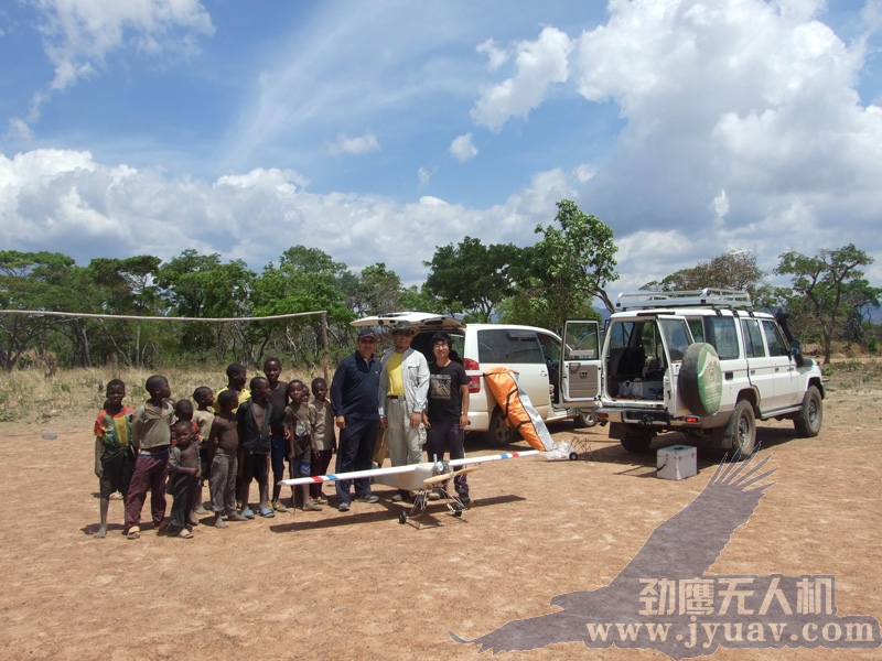 小学足球场.jpg